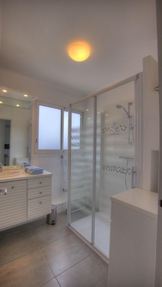 Studio 3 Etoiles Vue Mer 150M Plages Parking Clim Wifi คานส์ ภายนอก รูปภาพ