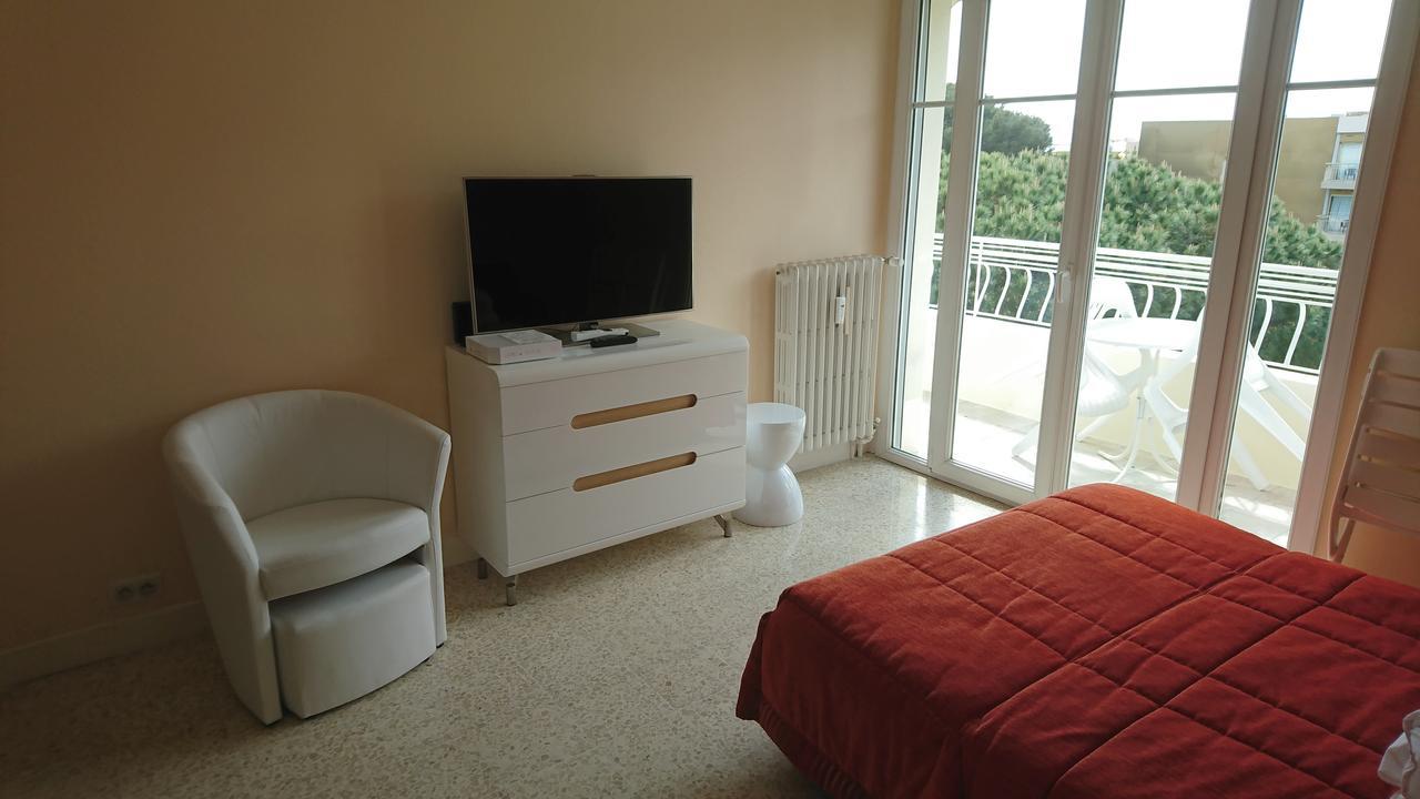 Studio 3 Etoiles Vue Mer 150M Plages Parking Clim Wifi คานส์ ภายนอก รูปภาพ
